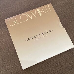 Anastasia Beverly Hills Glow Kit Sundipped